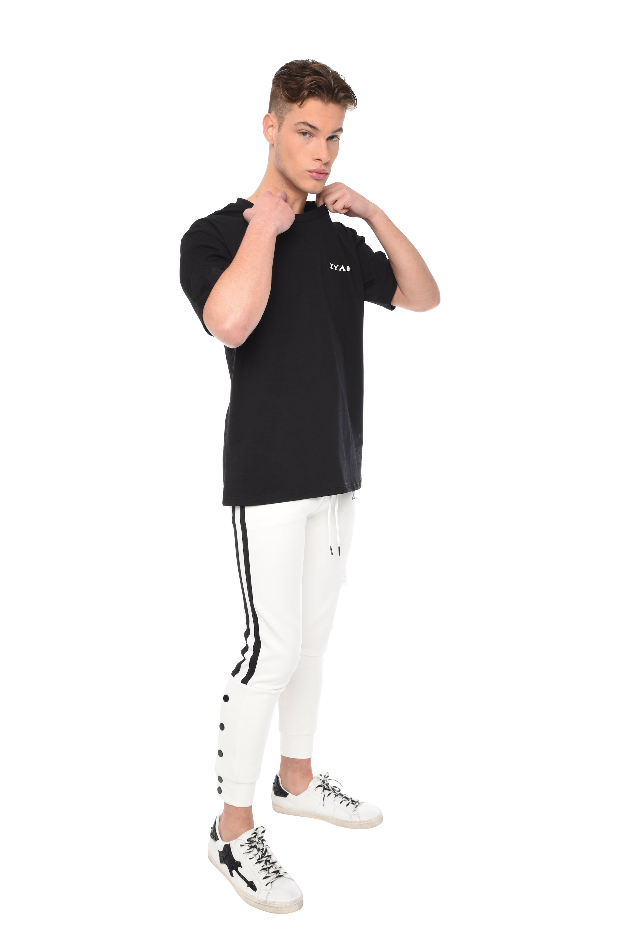 LOGO T-SHIRT - BLACK - ZYARI